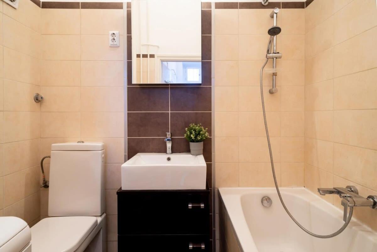 Lovely Downtown Apartment Close To The Basilica Budapest Exterior foto