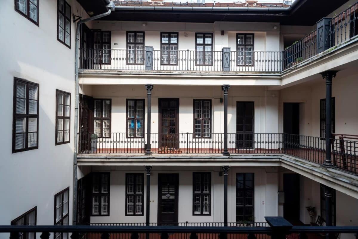 Lovely Downtown Apartment Close To The Basilica Budapest Exterior foto